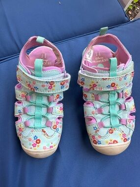 Disney princess Sandals - Light Blue & Pink -Size 11 with light